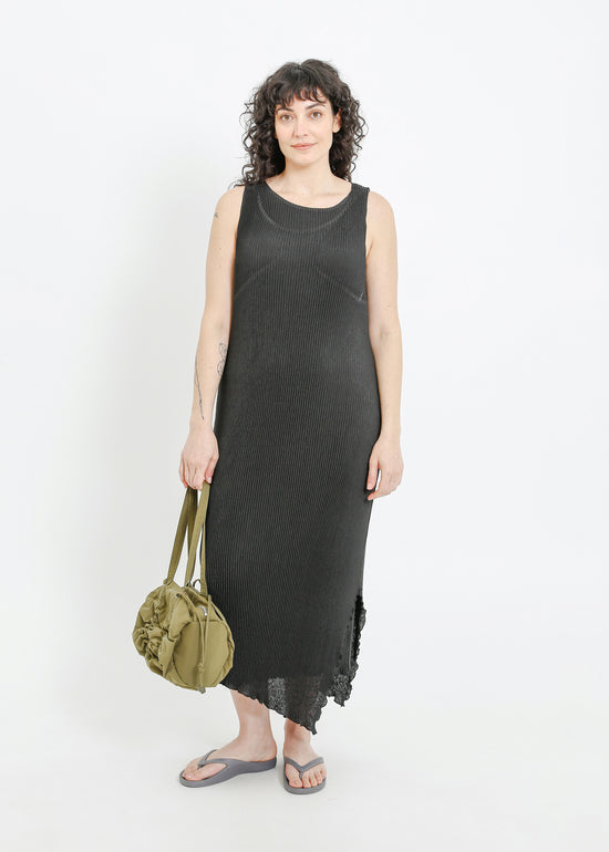 WILLOW PLEAT DRESS / BLACK