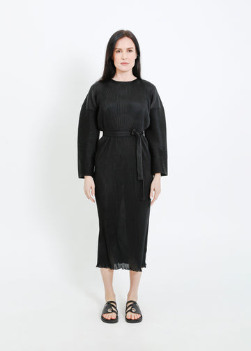 VIOLET PLEAT DRESS / BLACK
