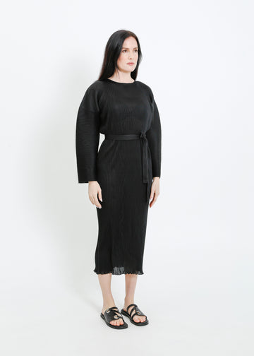 VIOLET PLEAT DRESS / BLACK