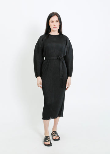 VIOLET PLEAT DRESS / BLACK