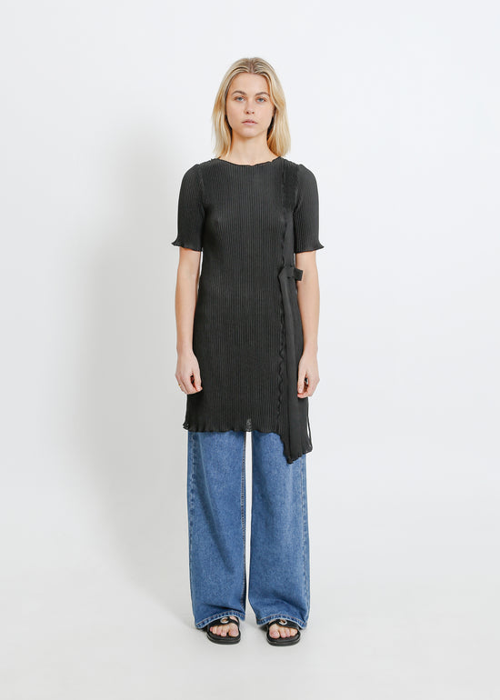 CHARLOTTE PLEAT DRESS / BLACK