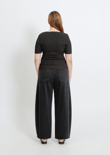 SUTTON PLEAT TEE / BLACK