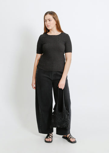SUTTON PLEAT TEE / BLACK