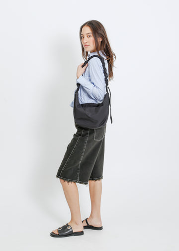 CRESCENT GATHER BAG / BLACK