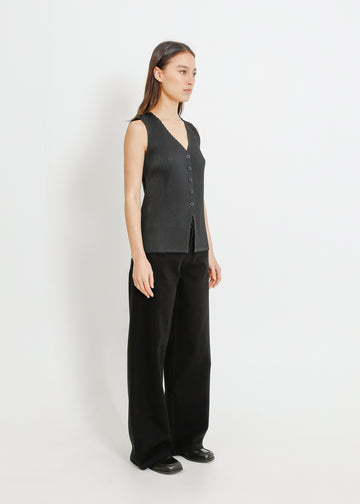 Leonie Pleat Vest / Black