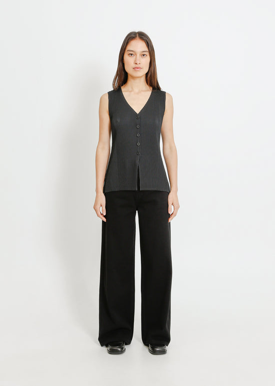 Leonie Pleat Vest / Black