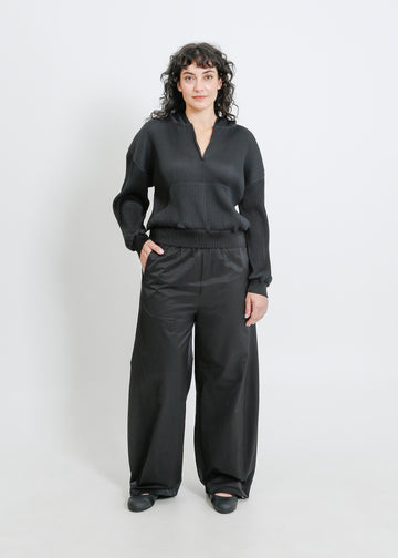 TARAN PLEAT HOODIE / BLACK