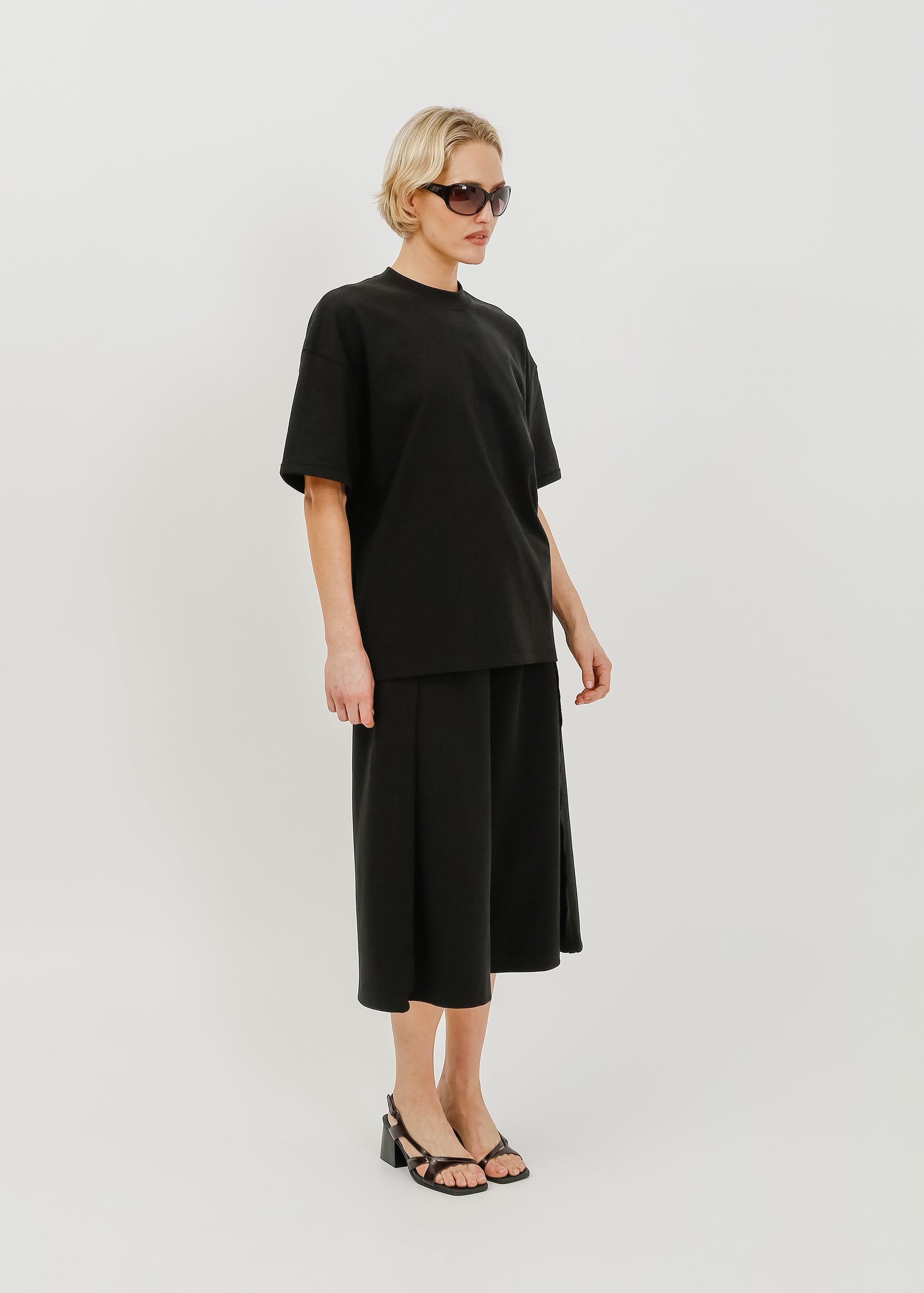 Maxwell Tee / Black - 
Black (image 2)