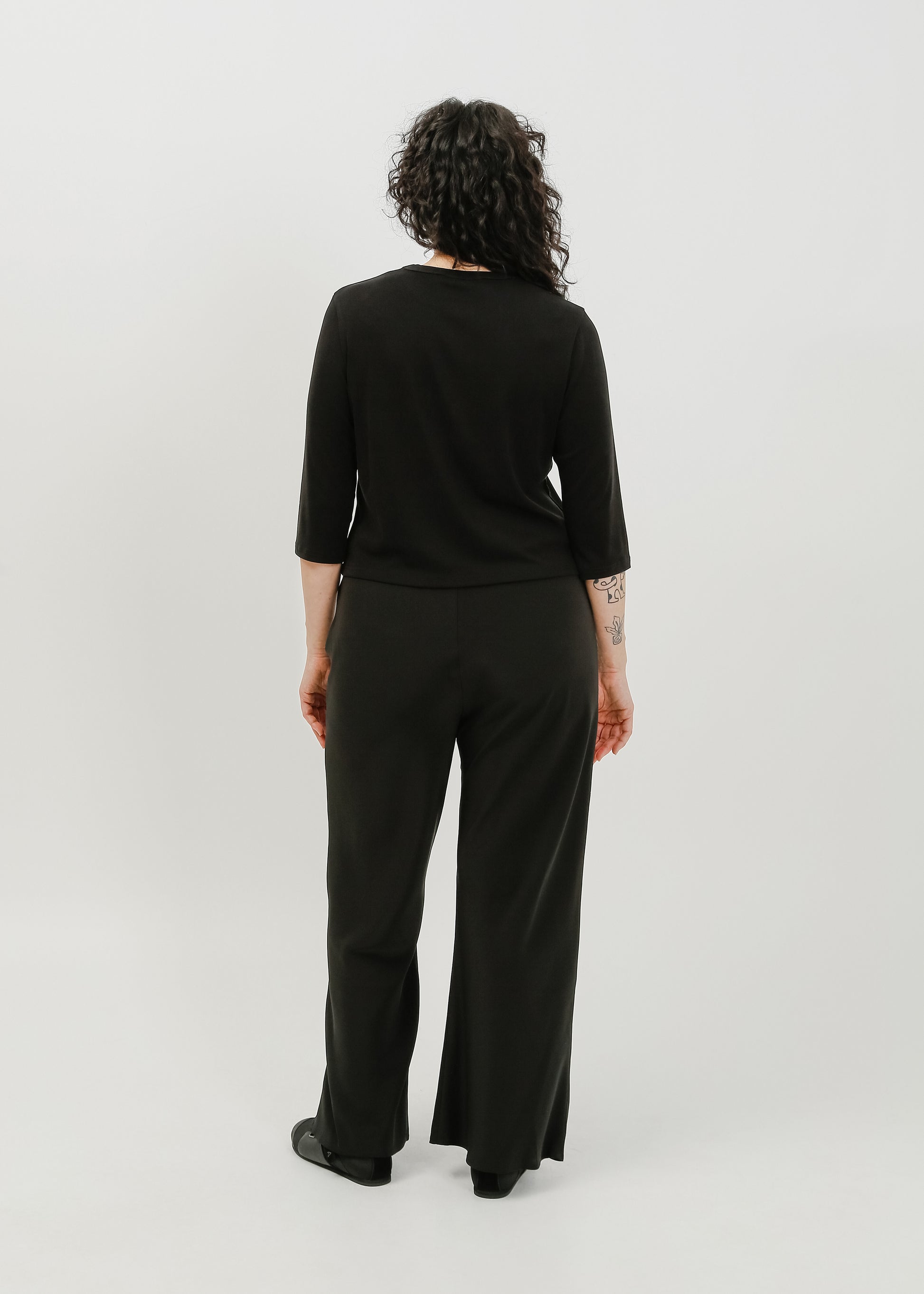 Gwyneth 3/4 Sleeve Tee / Black - 
Black (image 9)