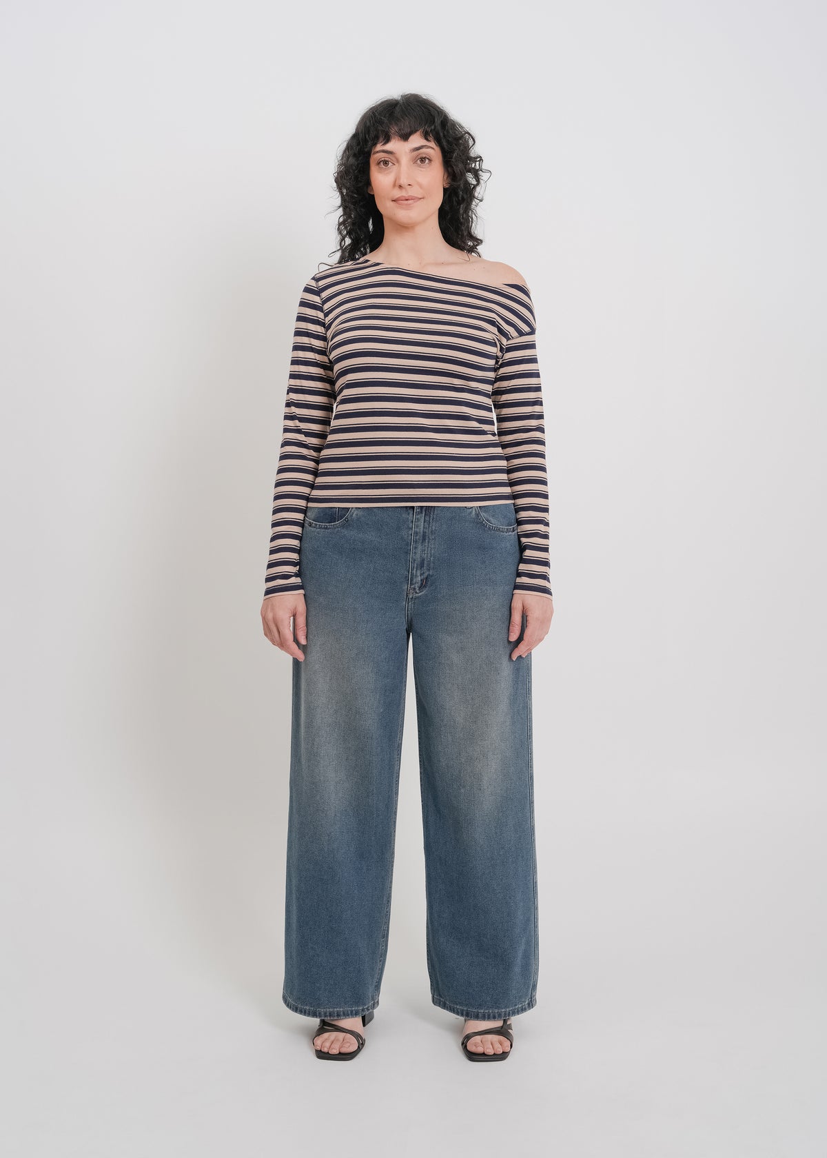 Genevieve Top / Beige-Navy - 
Beige Navy (image 7)