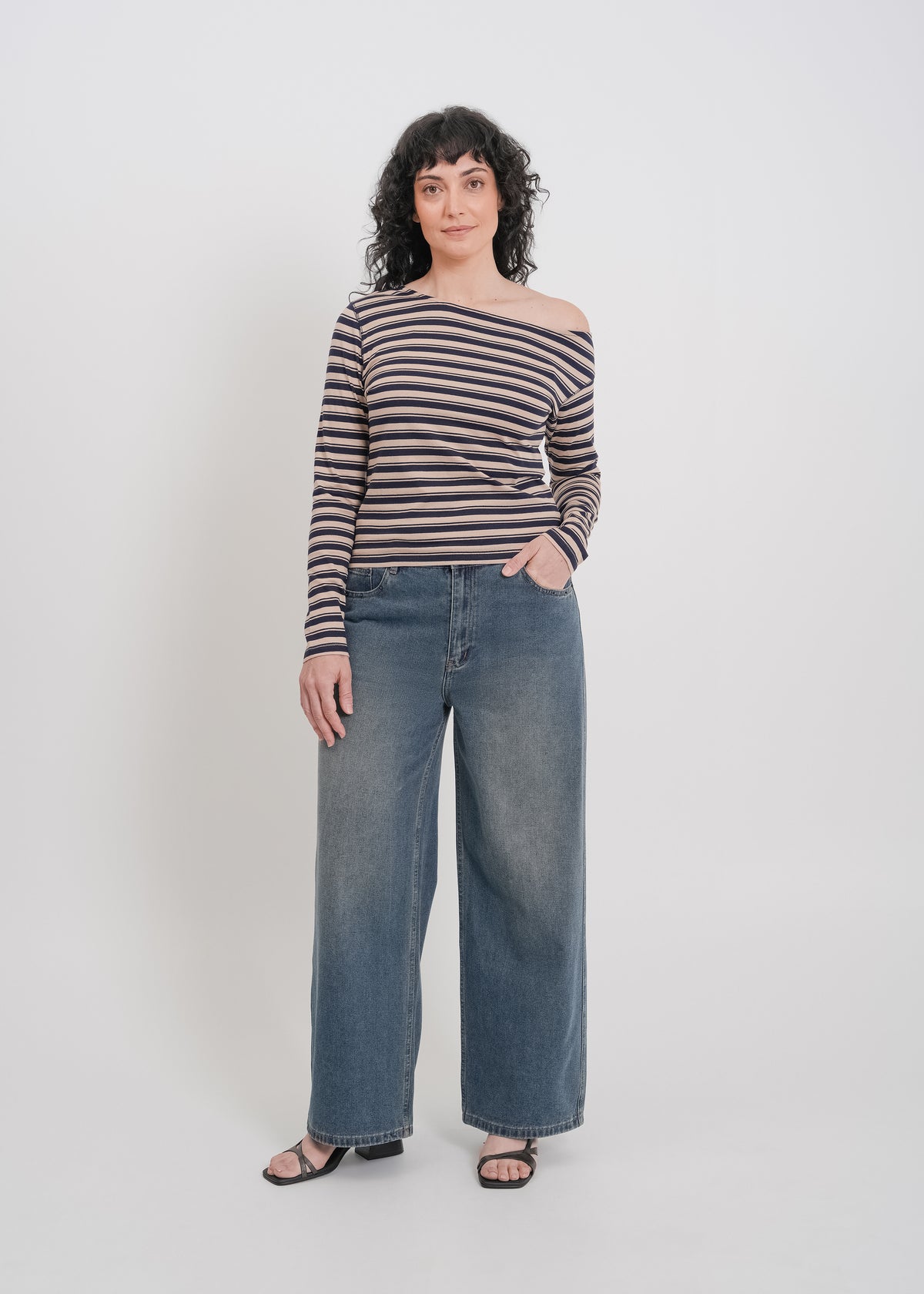 Genevieve Top / Beige-Navy - 
Beige Navy (image 11)