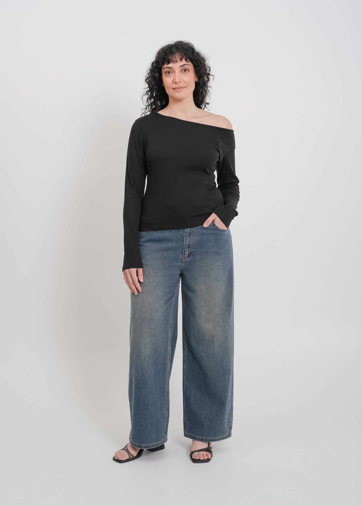 Genevieve Top / Black - 
Black (image 1)