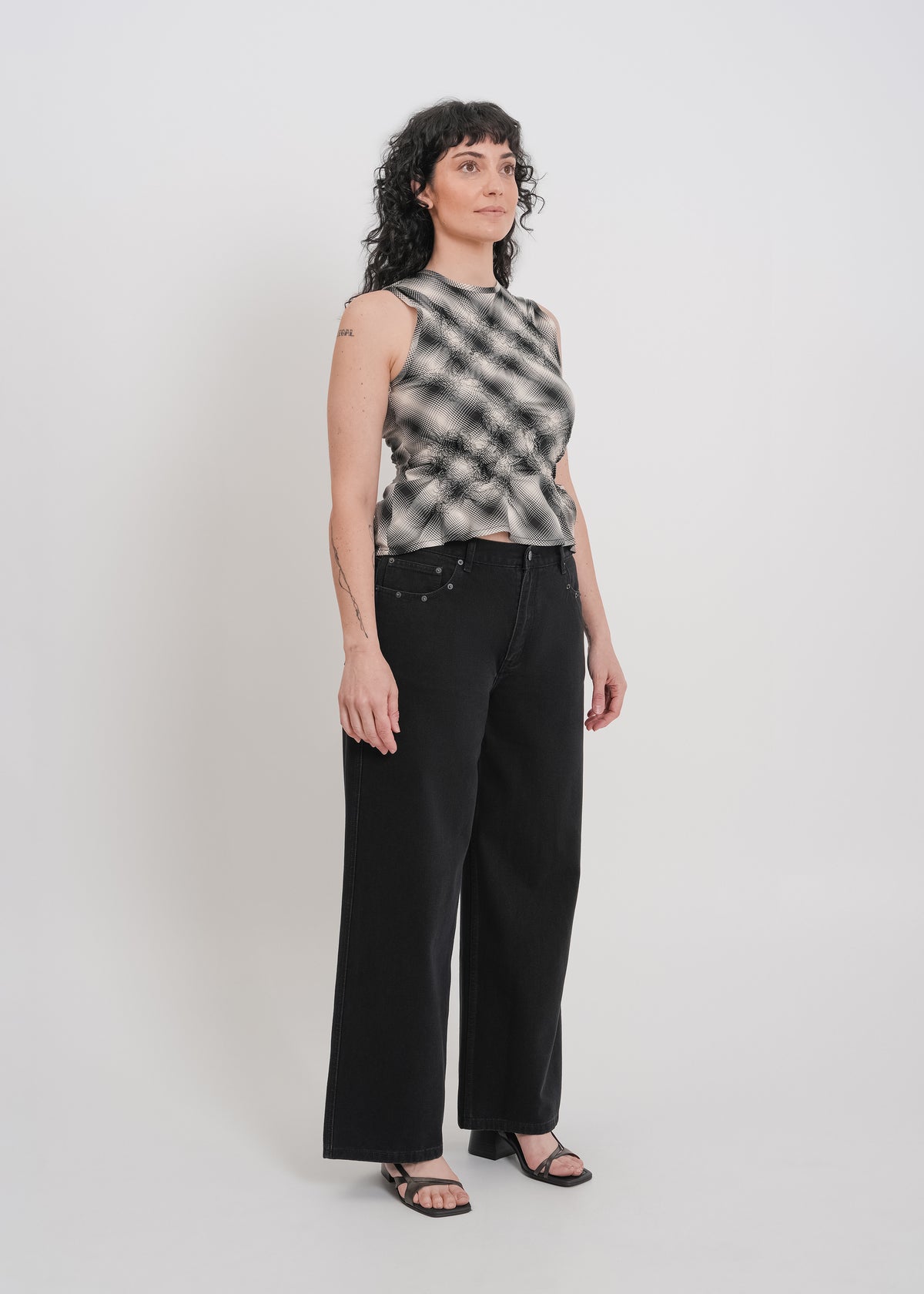 Fallon Top / Black-White - 
Black White (image 8)
