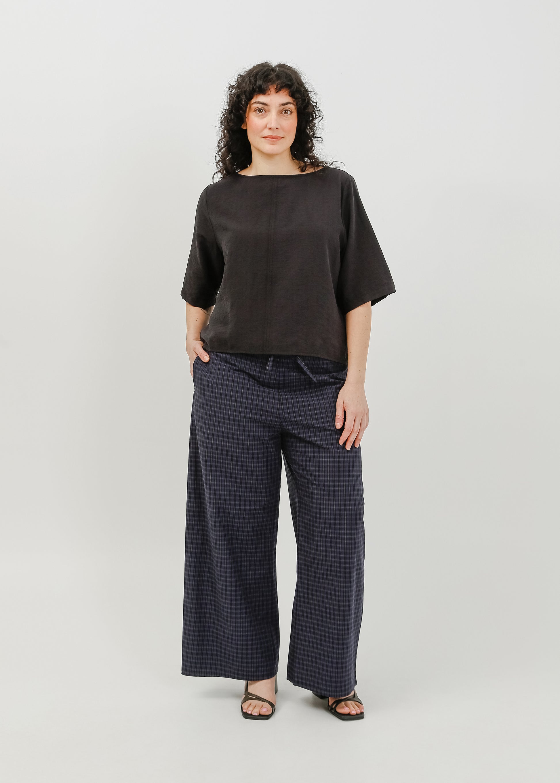 Daisy Tee / Black - 
Black (image 10)
