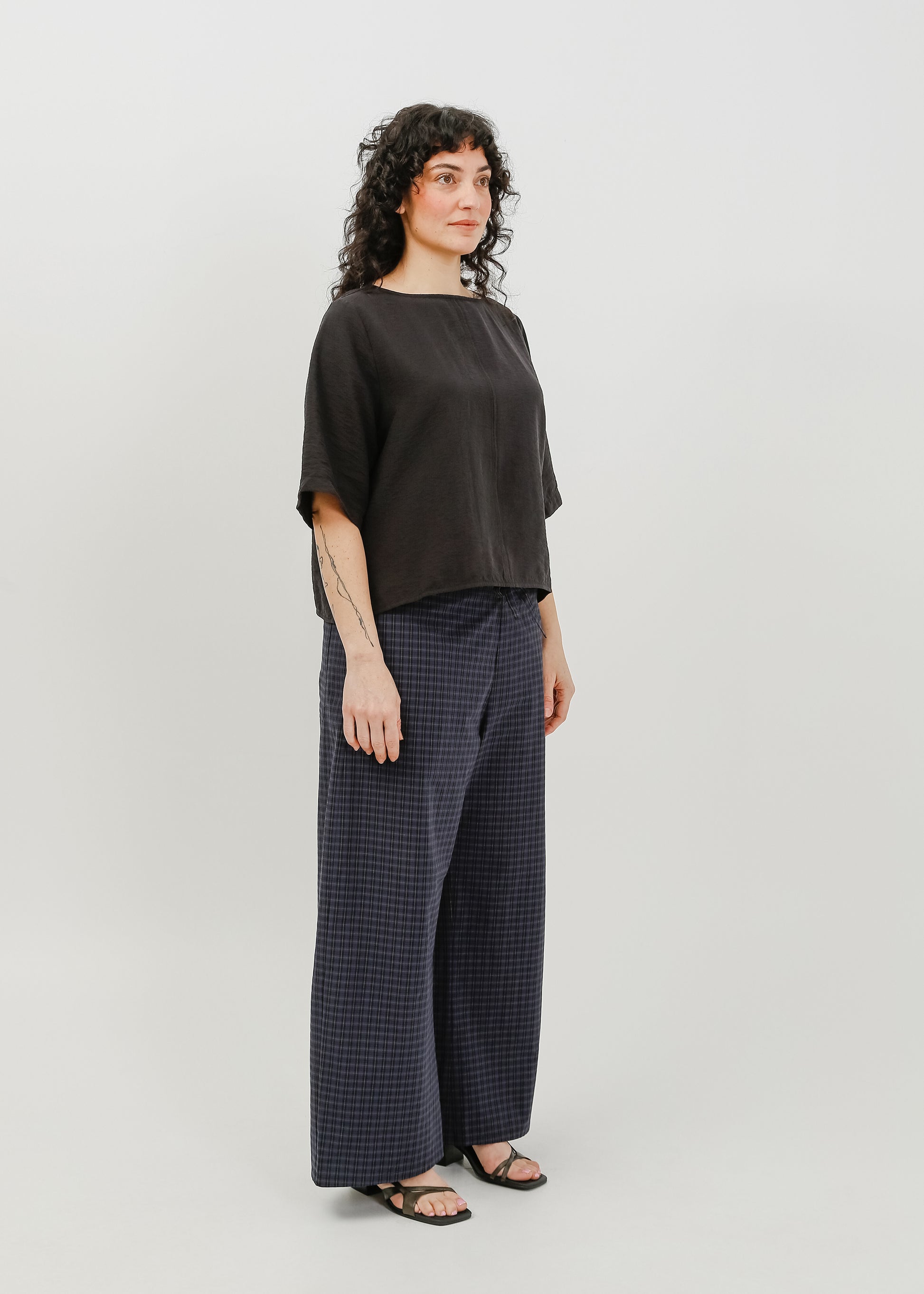 Daisy Tee / Black - 
Black (image 7)