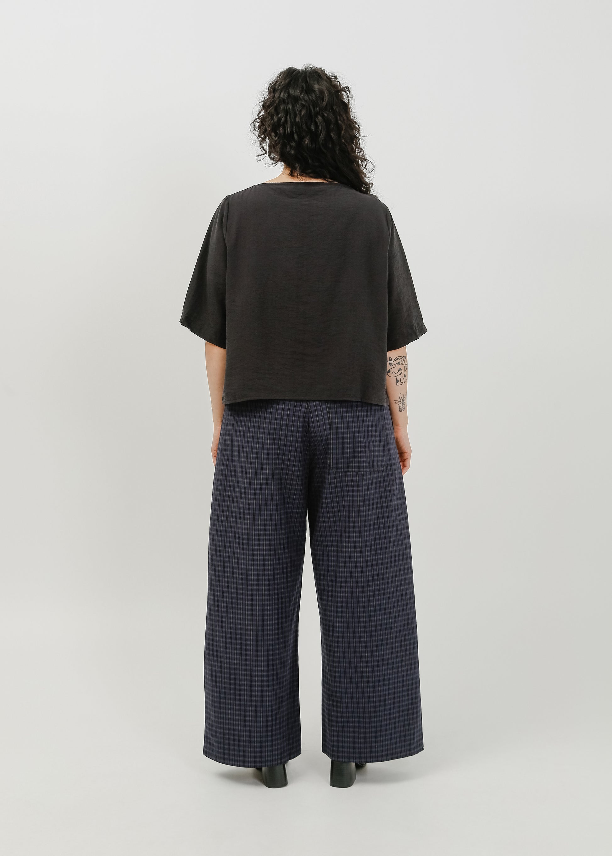 Daisy Tee / Black - 
Black (image 9)