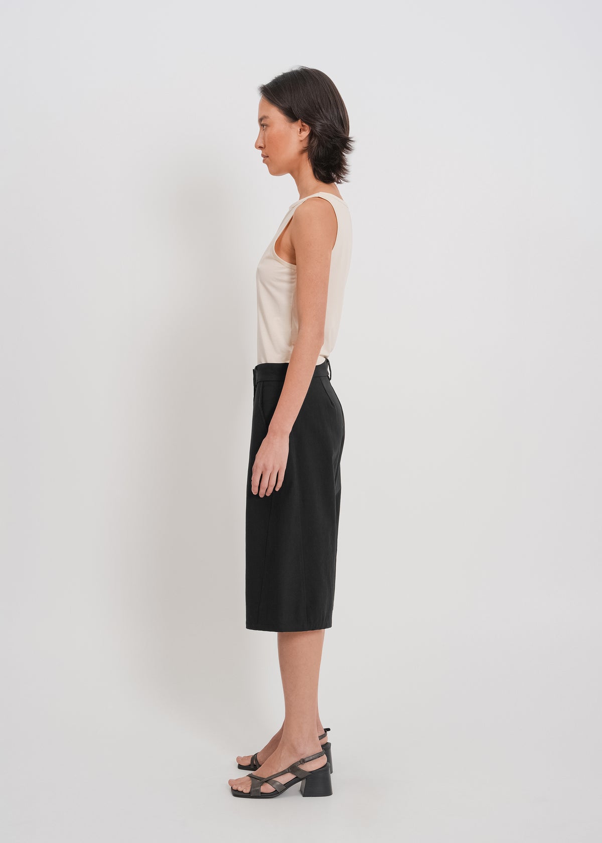 Hanna Short / Black - 
Black (image 3)