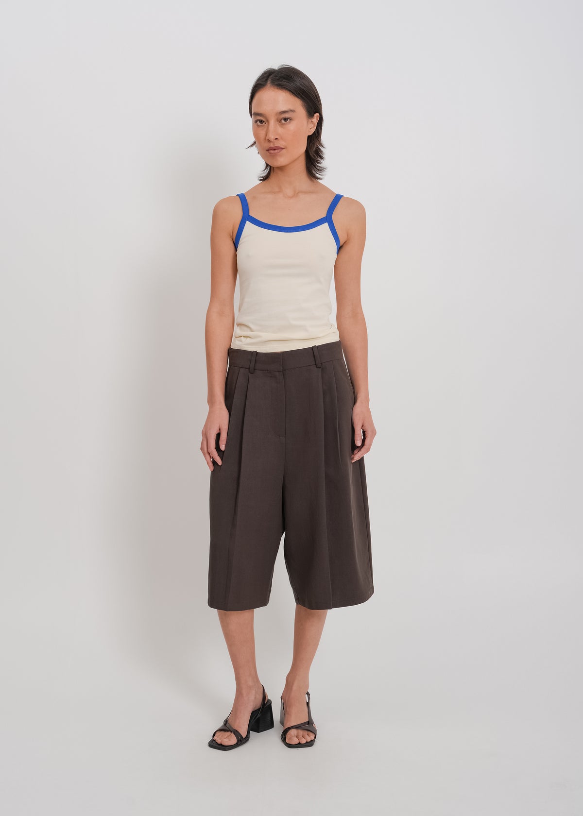 Saige Tailored Short / Chocolate - 
Chocolate (image 1)