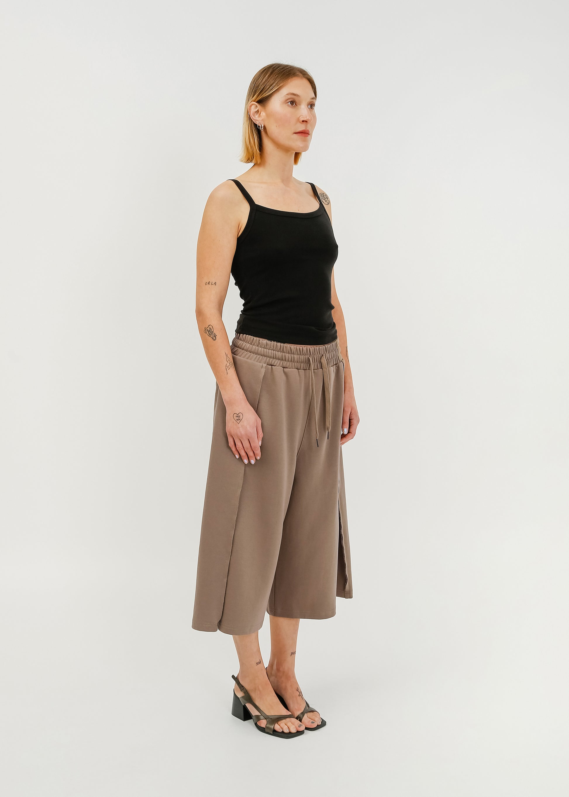 Cyrus Short / Washed Taupe - 
Washed Taupe (image 3)