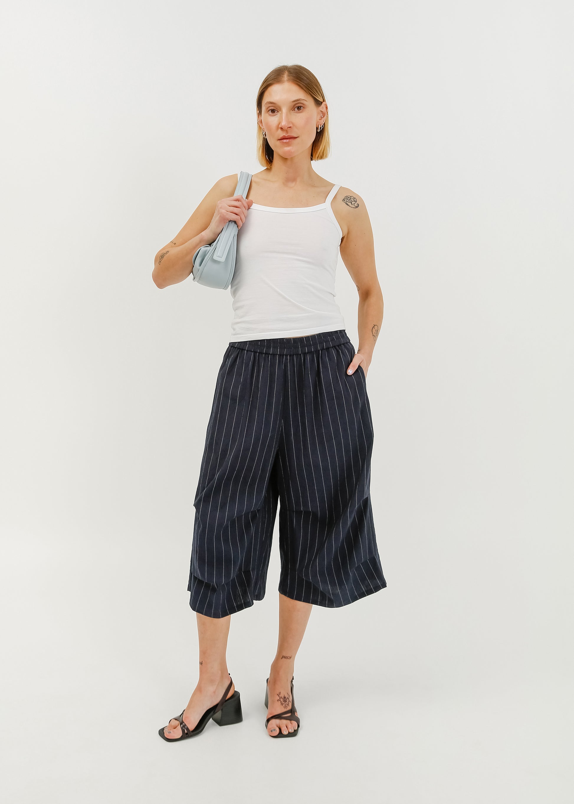 Waylon Short / Navy-White - 
Navy White (image 1)