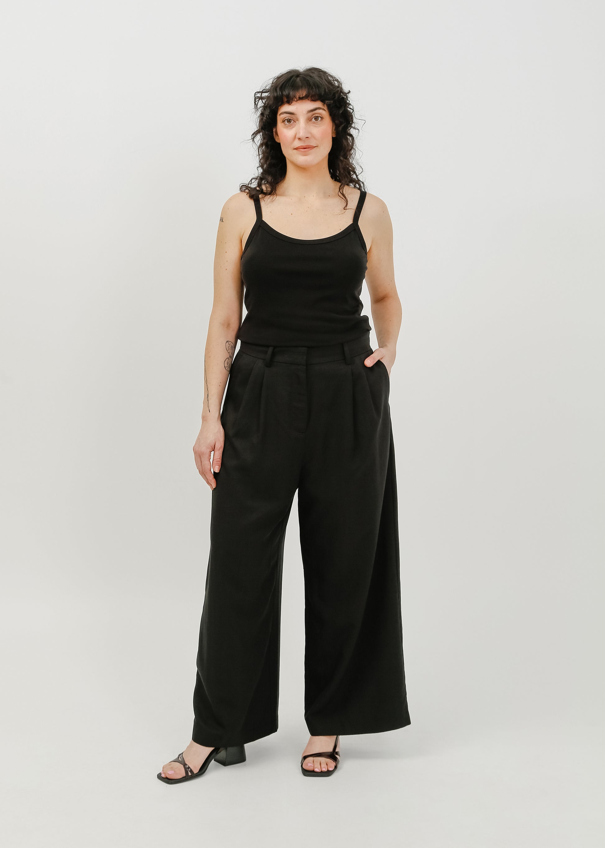Aris Pant / Black - 
Black (image 10)