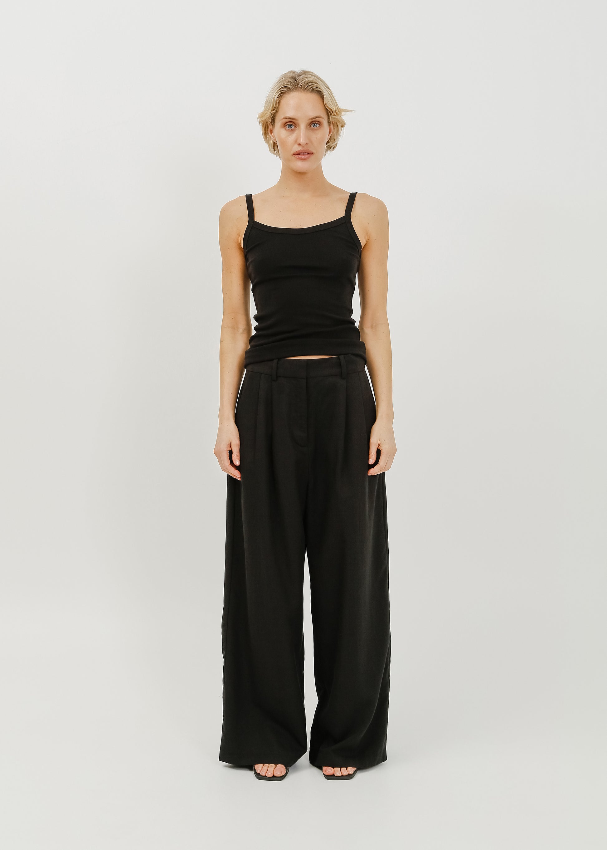 Aris Pant / Black - 
Black (image 1)