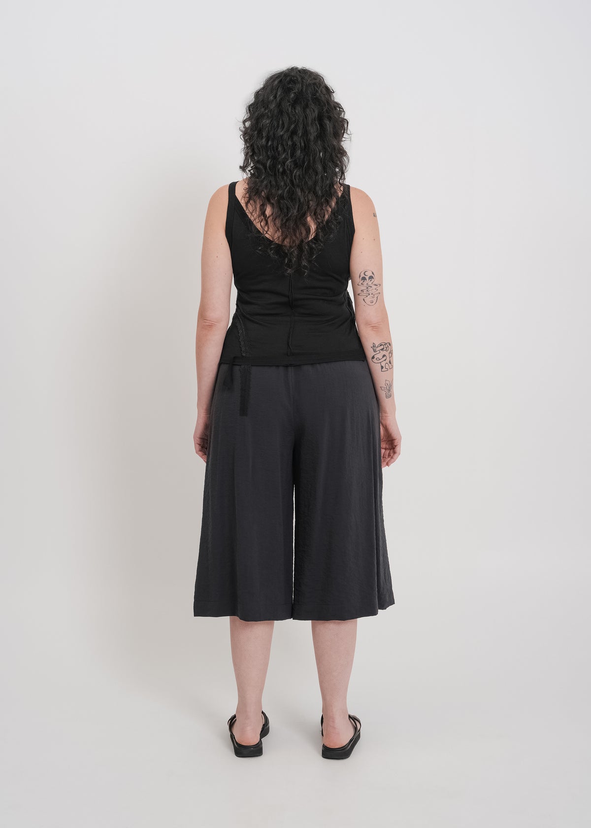 Catalina Short / Black - 
Black (image 9)