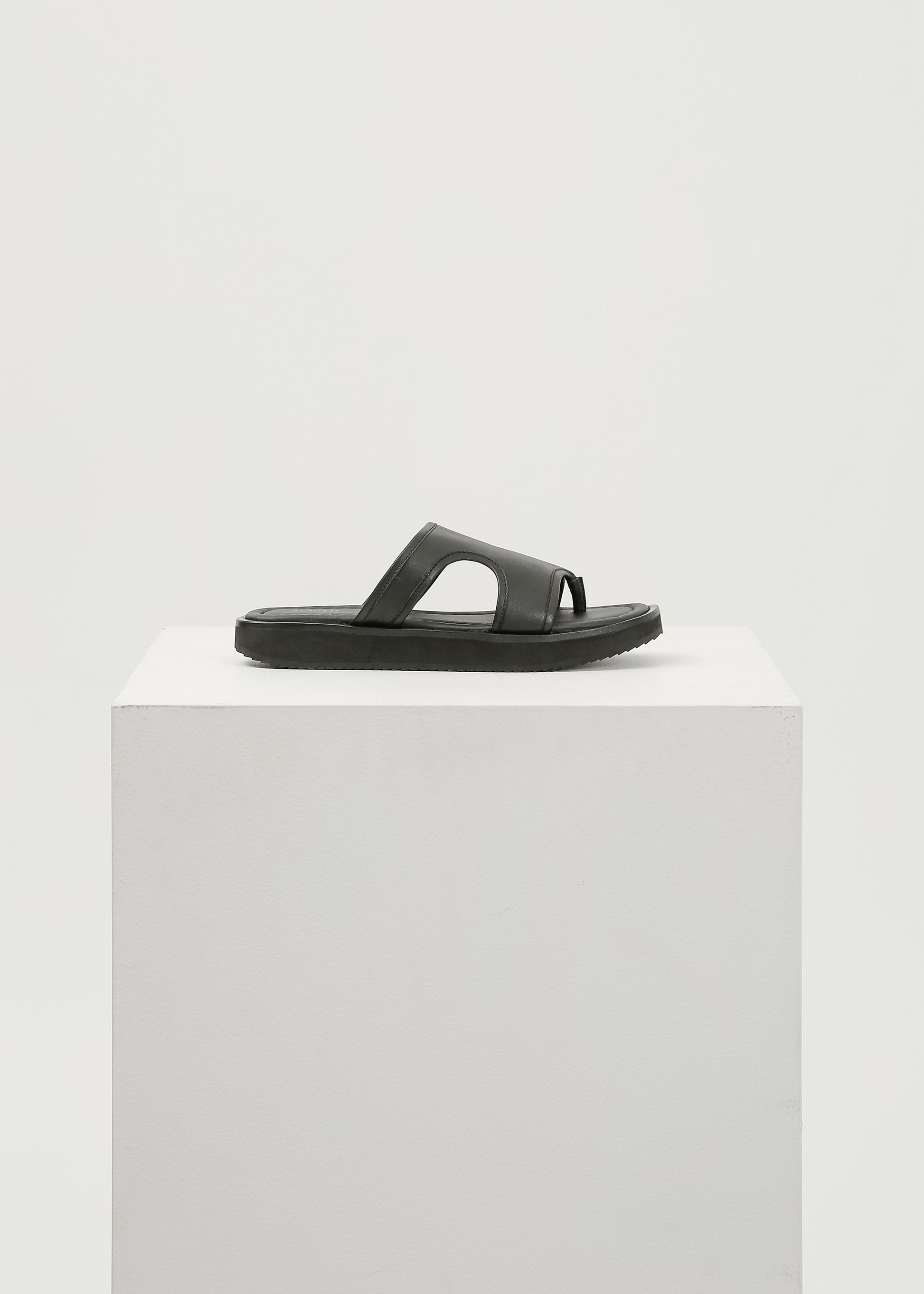 Fable Slide / Black - 
Black (image 5)