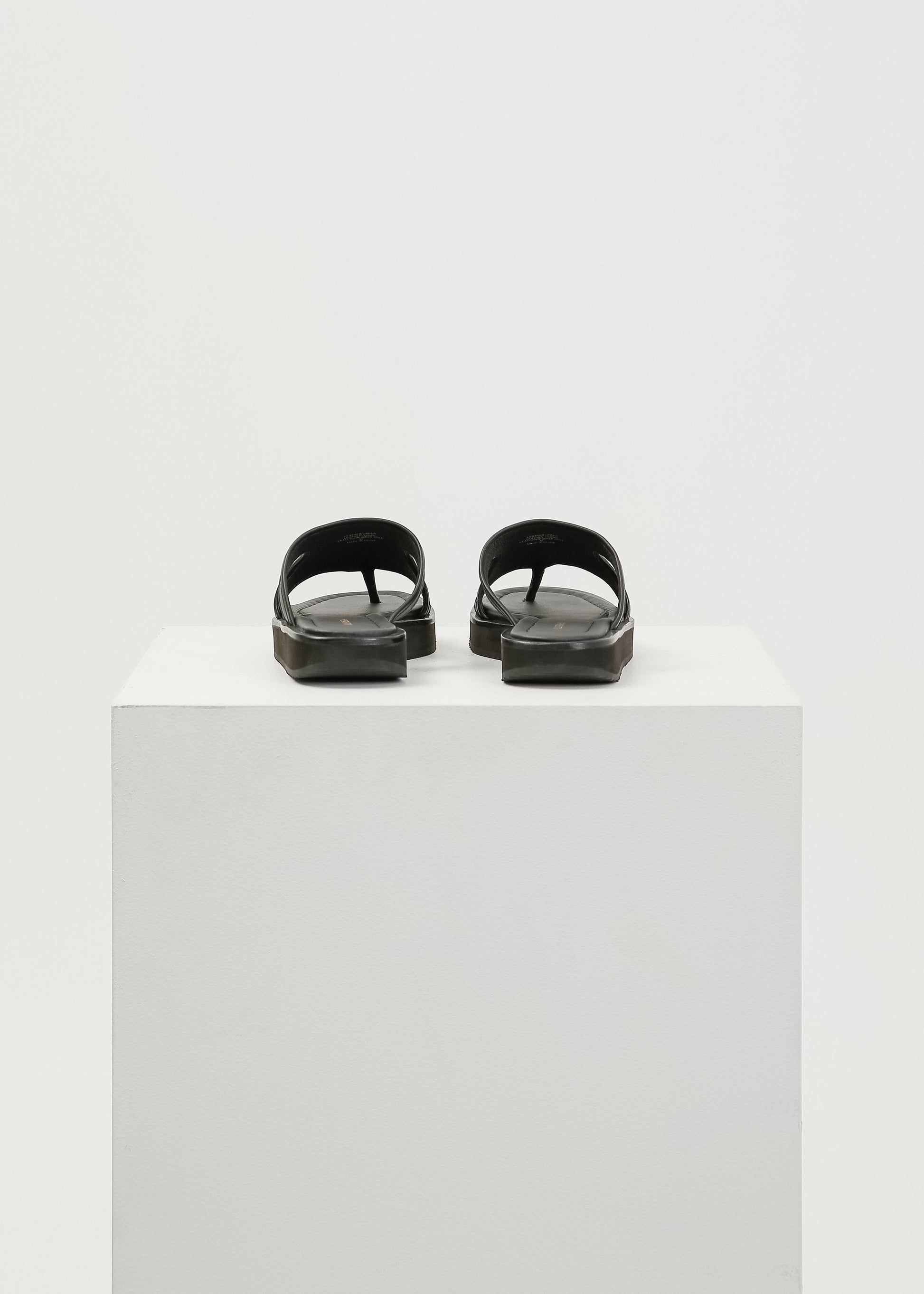 Fable Slide / Black - 
Black (image 4)