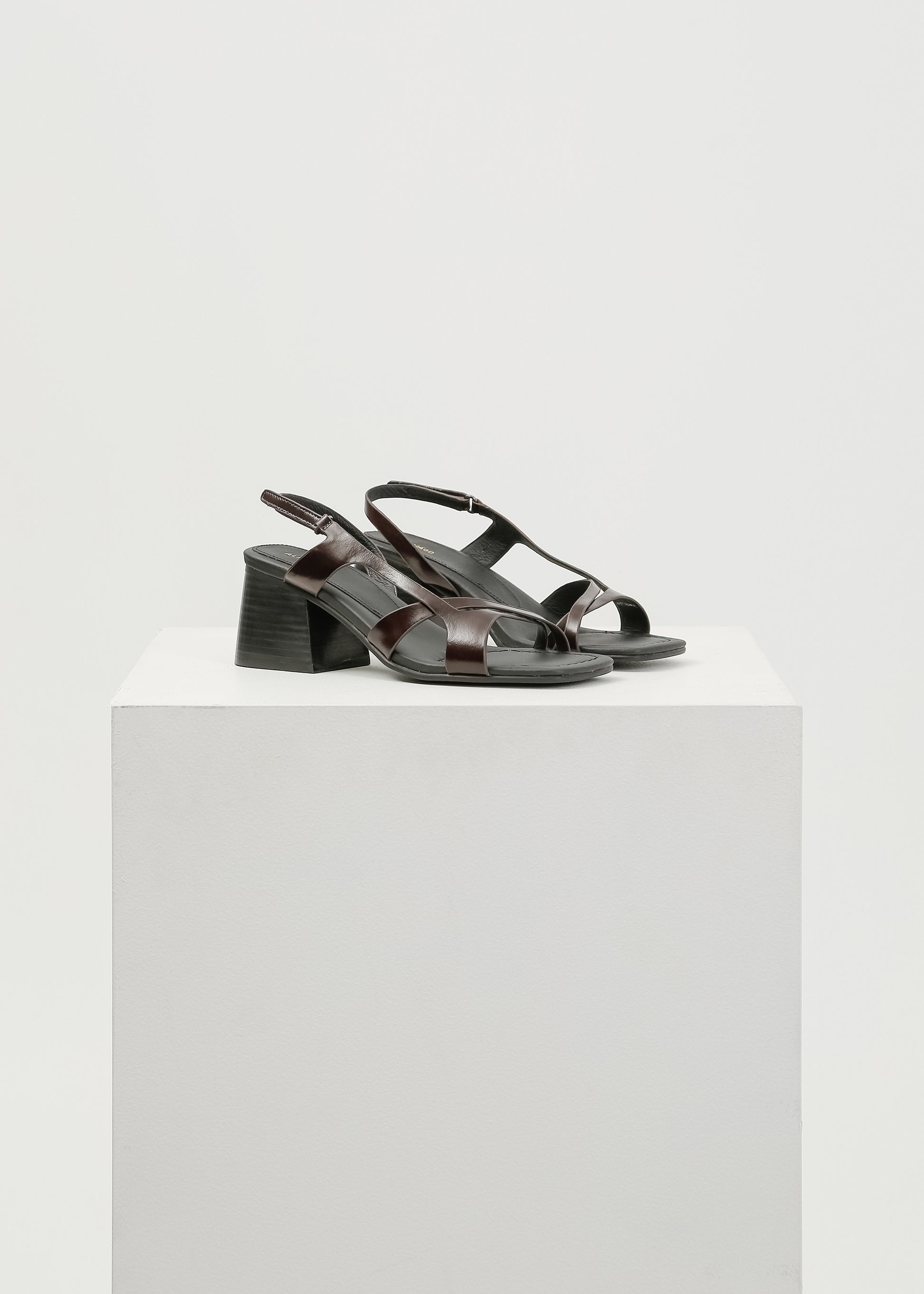 Cody Heel / Mahogany - 
Mahogany (image 1)