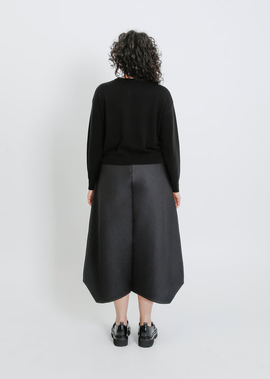 CHET PLEAT SKIRT / BLACK