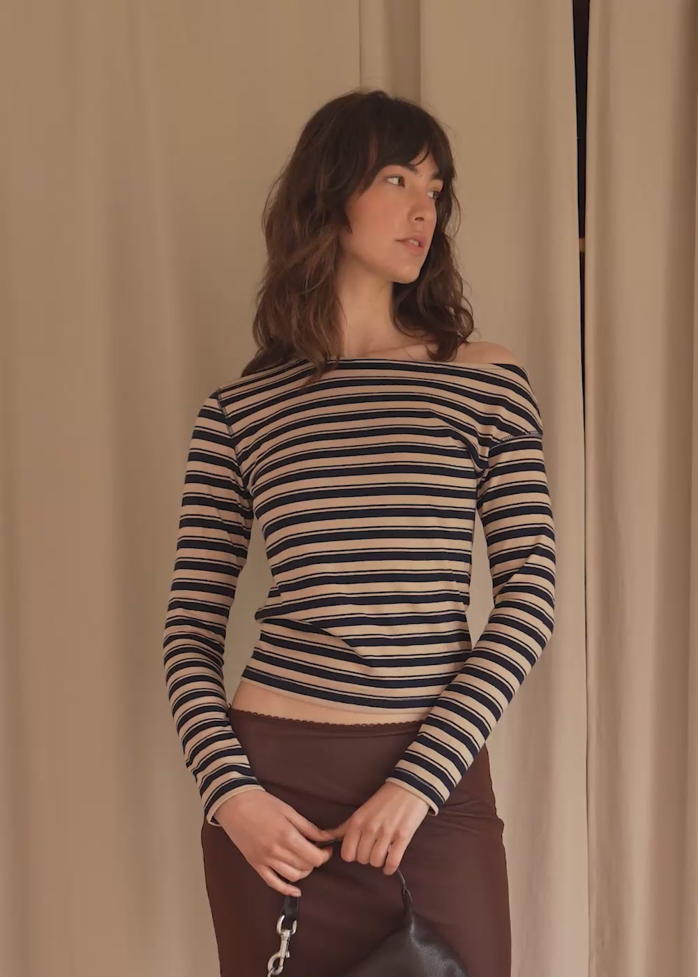 Genevieve Top / Beige-Navy - 
Beige Navy (image 2)