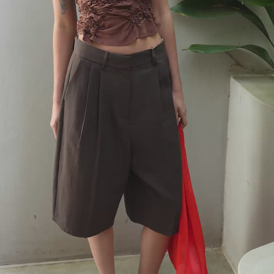 Saige Tailored Short / Chocolate - 
Chocolate (image 2)