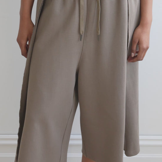 Cyrus Short / Washed Taupe - 
Washed Taupe (image 2)