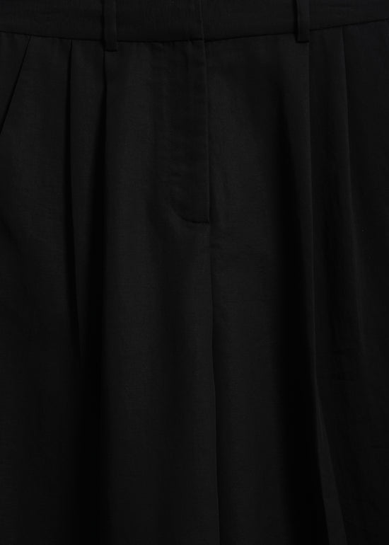 Saige Tailored Short / Black